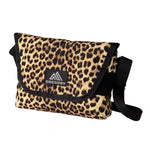 โหลดรูปภาพลงในเครื่องมือใช้ดูของ Gallery Teeny Messenger